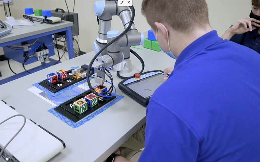 Monopol forfremmelse Final Universal Robots RAMTEC Lab/UR Launches New Certifications for  Schools/Industry - Ramtec of Ohio